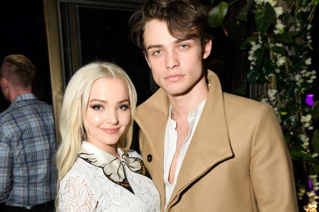 Dove Cameron and Thomas Doherty