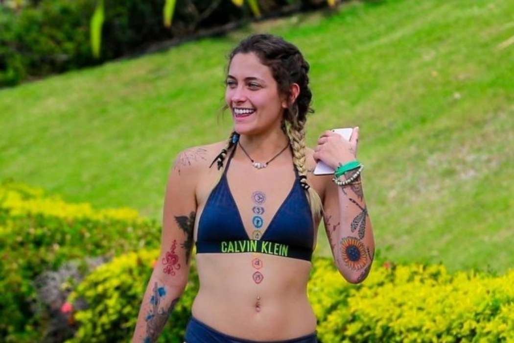 Paris-Jackson-in-Bikini-2017--12-662x993