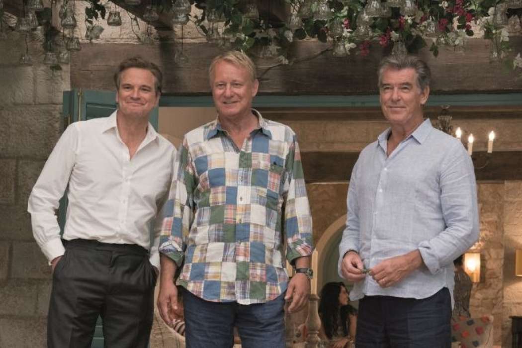 MAMMA MIA! SPET ZAČENJA SE_Colin Firth, Stellan Skarsgard in Pierce Brosnan