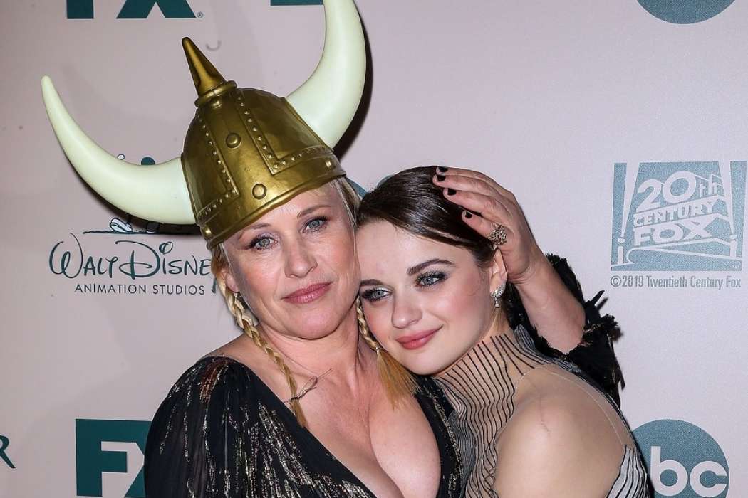 Patricia, Joey King