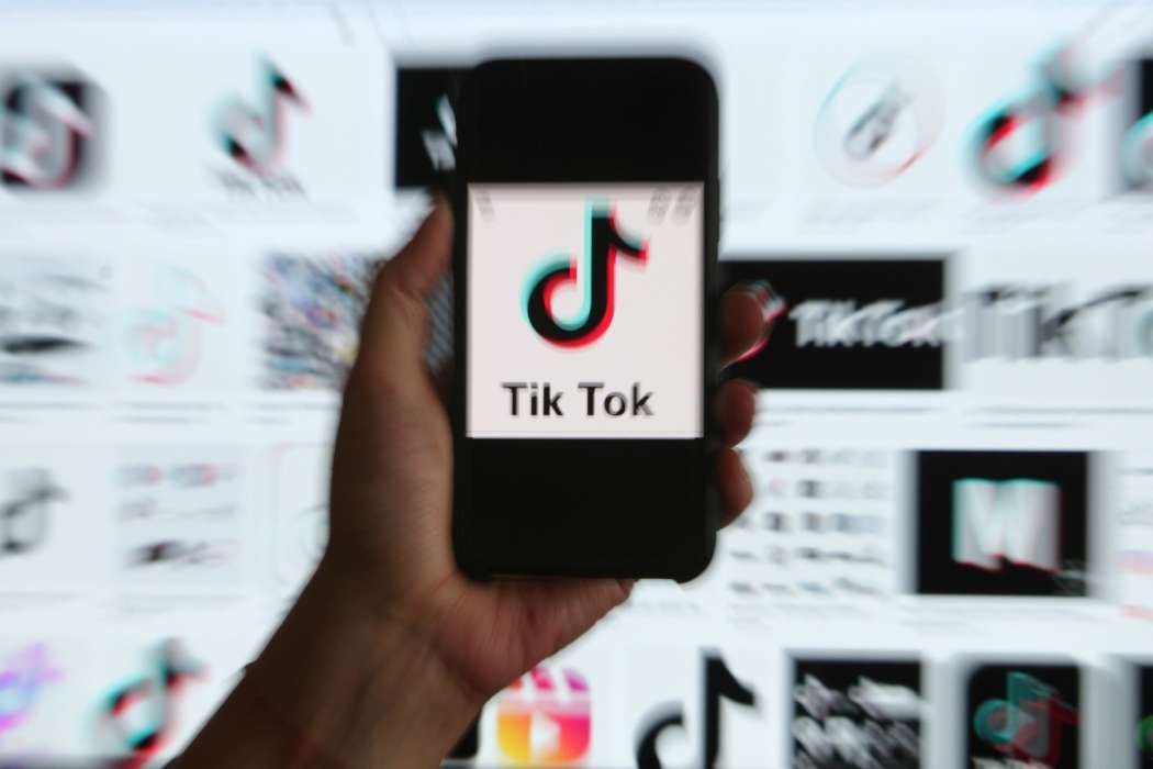 tik tok logo