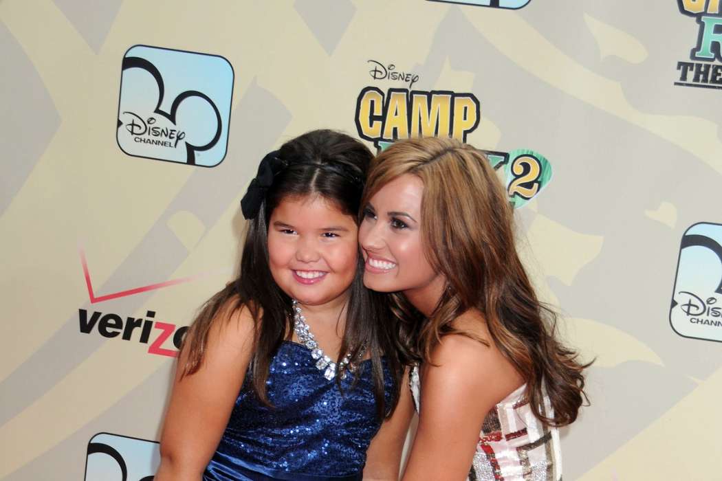 Madison De La Garza, Demi Lovato