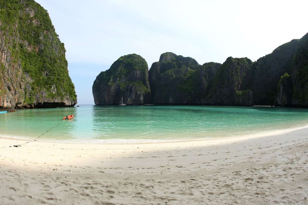 Maya Bay in Phi Phi Ley near Phi Phi Dom, Tajska