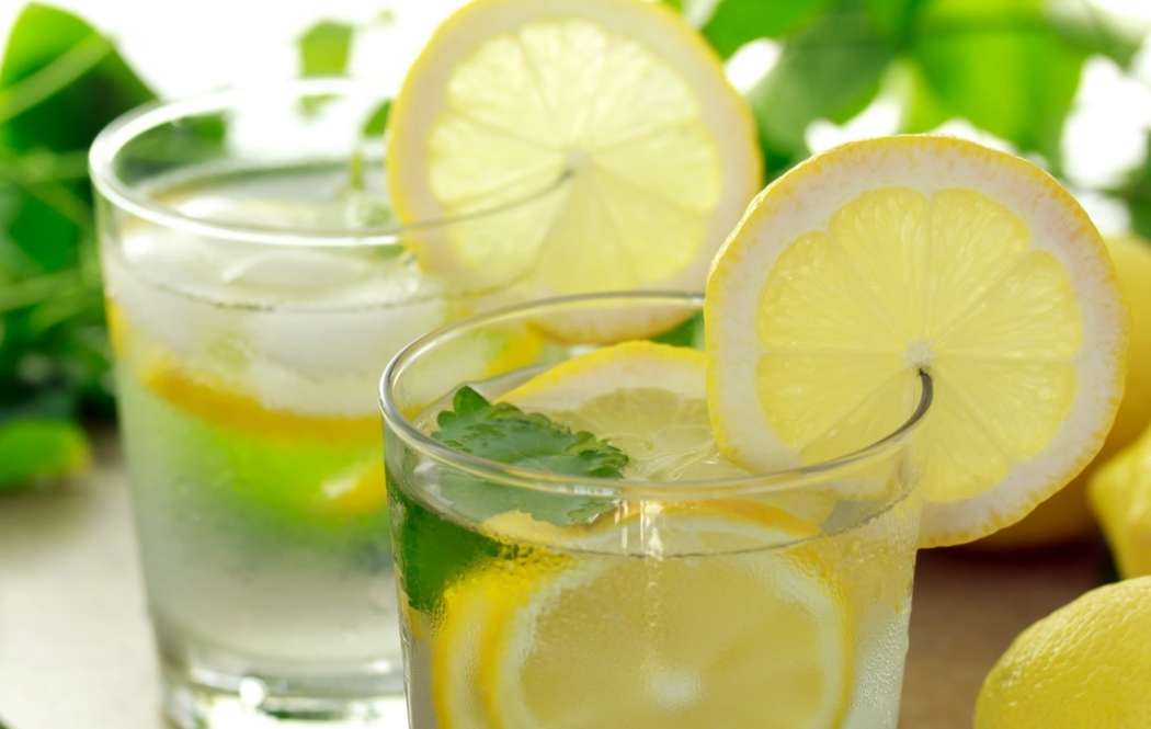 Napitek z limonami