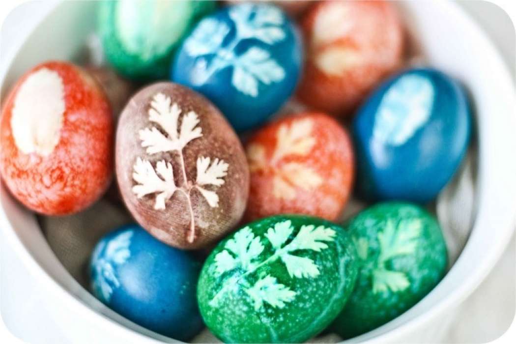 Herb-Stenciled-Easter-Eggs-800x533