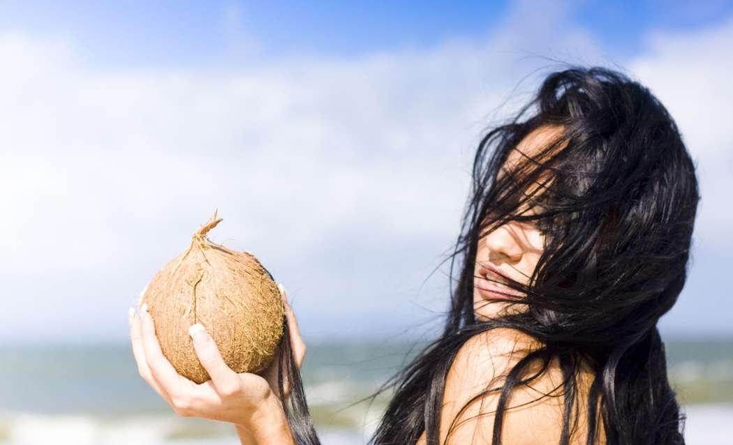ženska, kokos