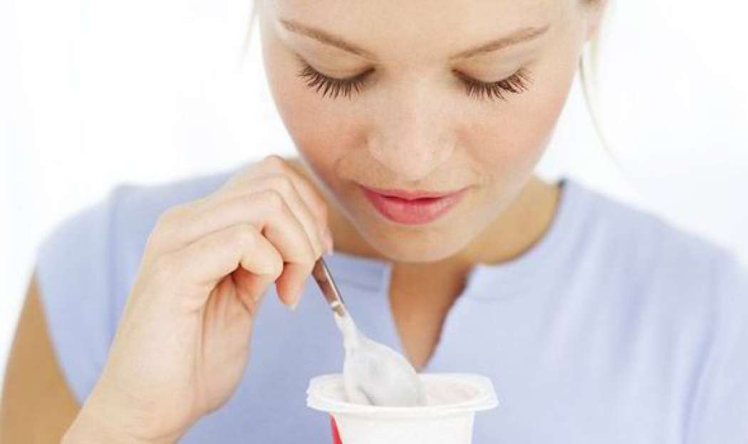 LCA Woman-eating-yogurt-575361 2