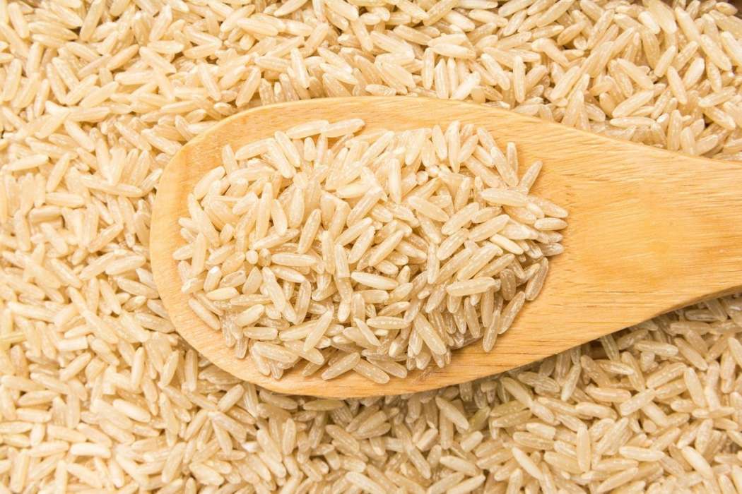 Polnovredni naravni riž