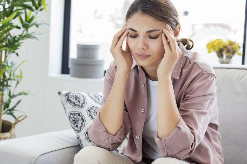 Glavobol sodi med najpogostejše tegobe, vzroki pa so redkokdaj resni. 