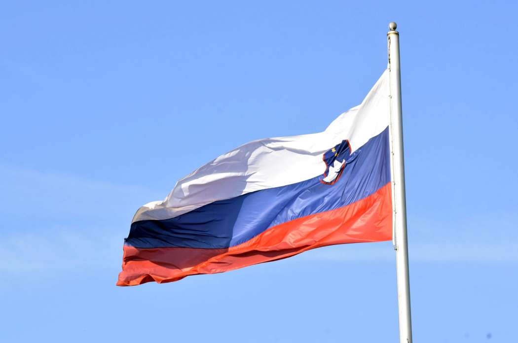 slovenska zastava slovenija bobo