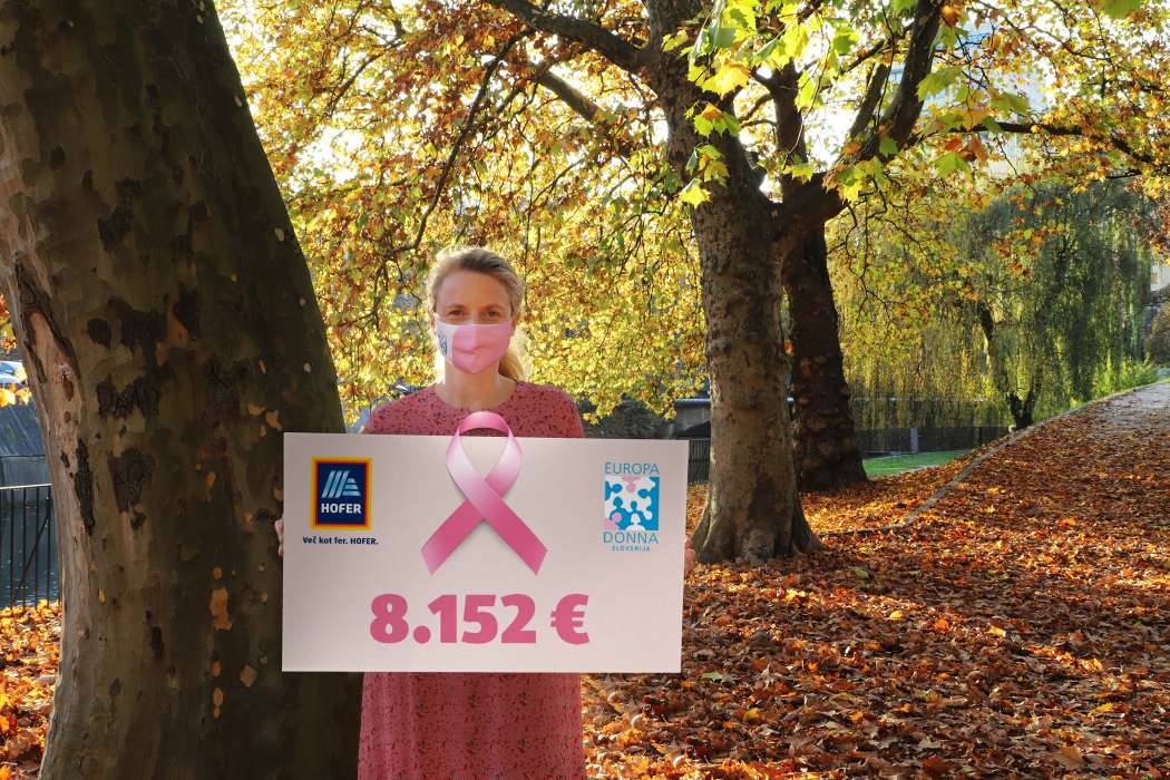 Donacijo Združenju Europa Donna Slovenija je prevzela Polona Marinček