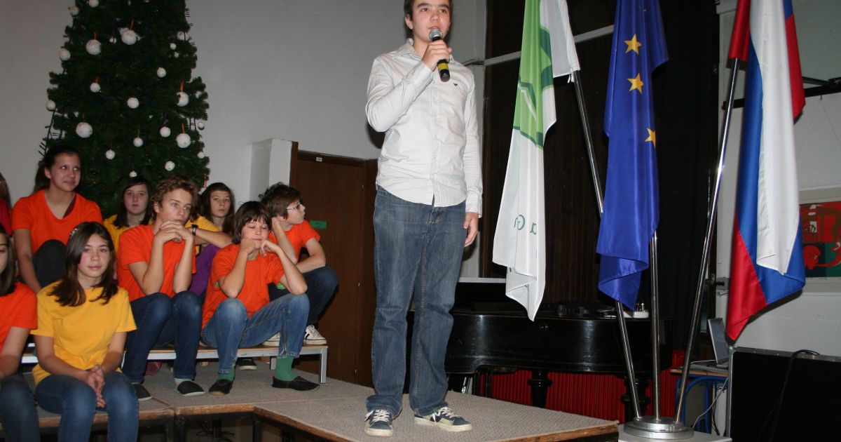 Simmo Turk OŠ Grm: Lepa je dežela moja - Svet24.si