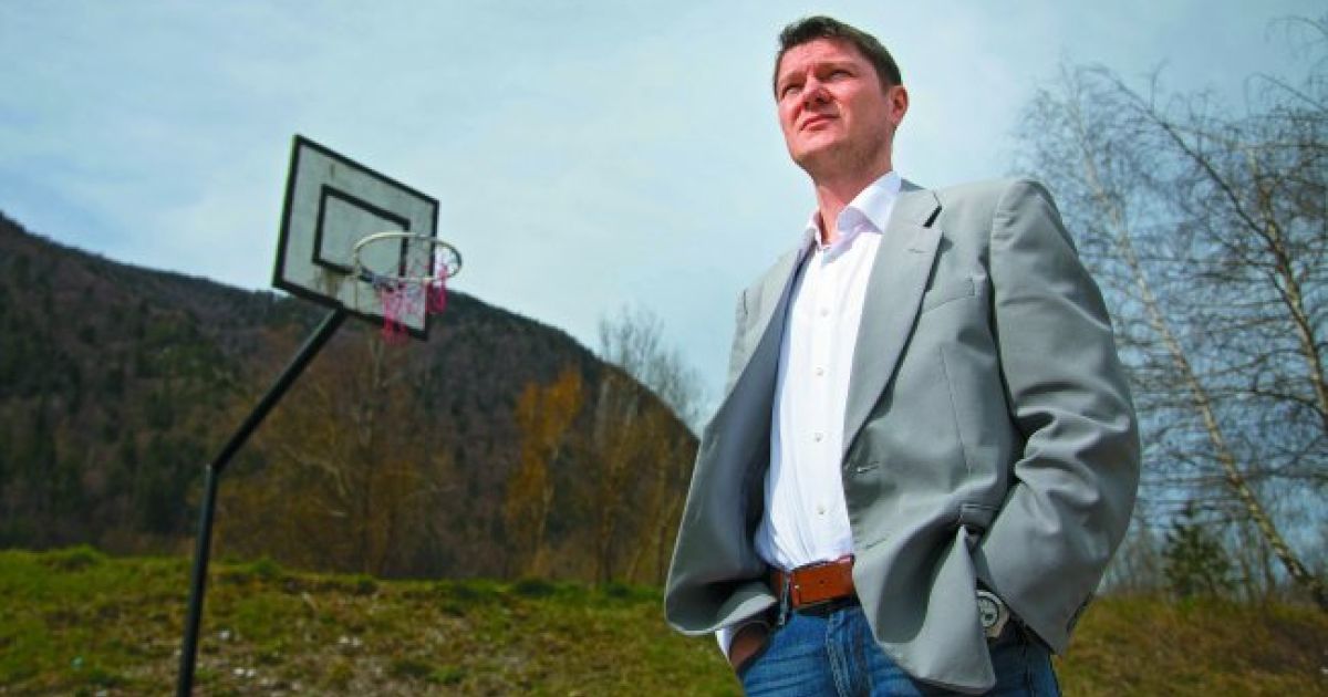 Dr. Ahmed Pašić zapušča Slovenijo Revija Jana