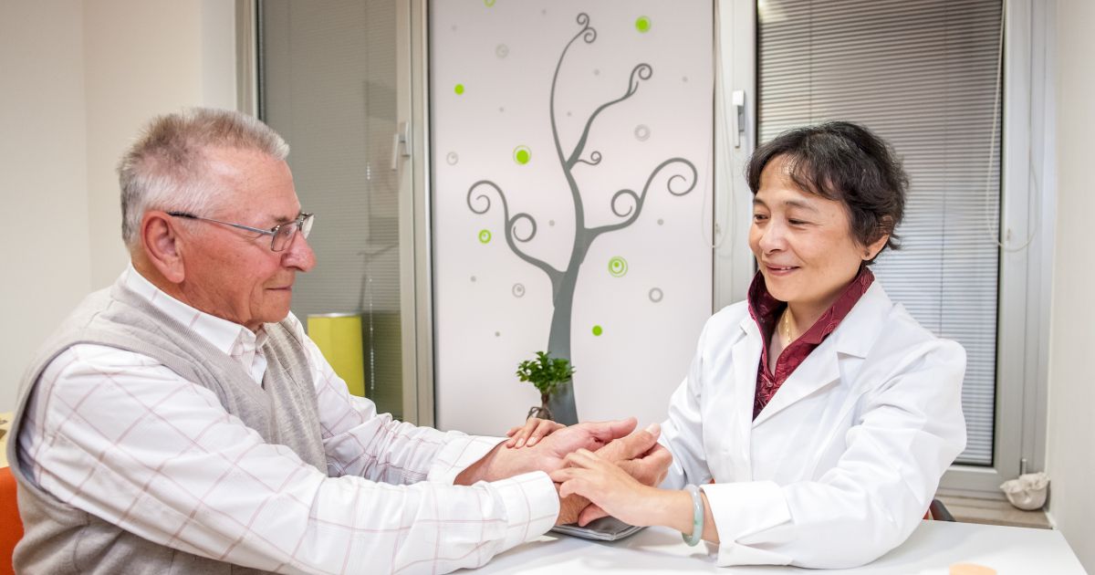 Dr. Lu Li svetuje: Pomagajte ledvicam in s tem hrbtenici - Svet24.si