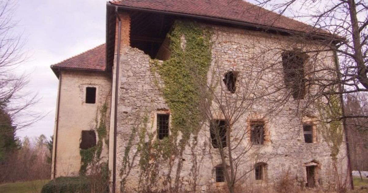 Občina Šentjernej prodaja grad Prežek - Svet24.si