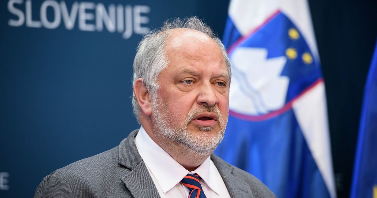 Šter glede potrdil za prehajanje meje: 