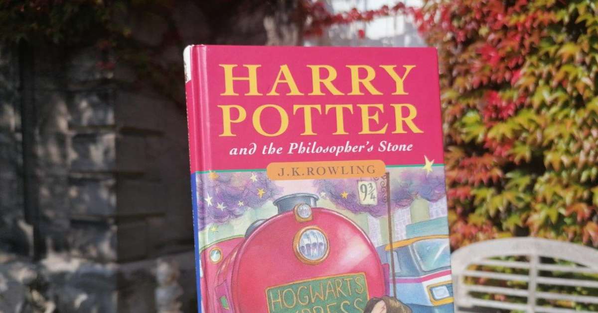 Prva Izdaja Harryja Potterja Na Dra Bi Prodana Za Neverjetno Vsoto