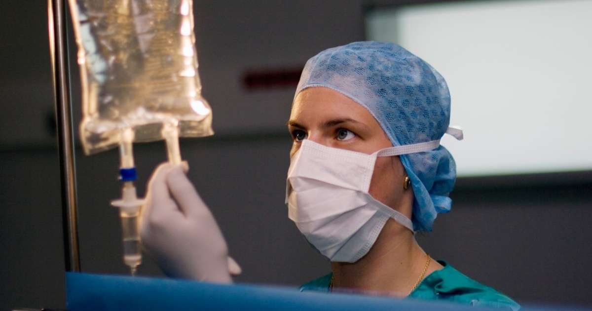 Ein falscher deutscher Anästhesist tötete drei Patienten und verletzte mehr als zehn schwer