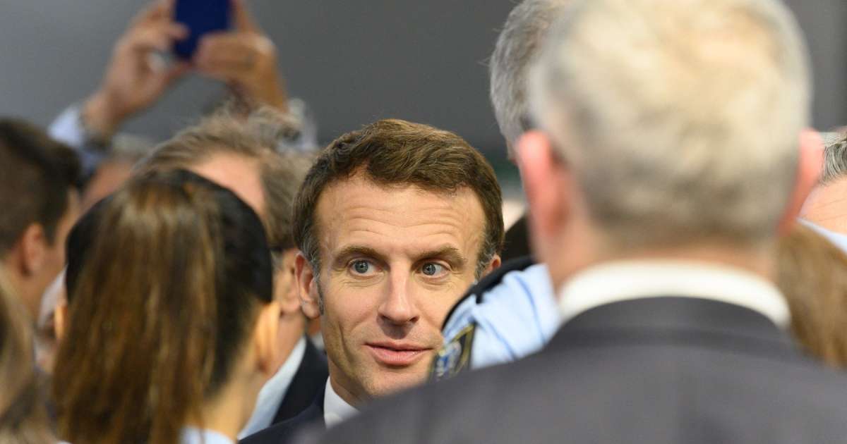 Macron a déjà été giflé à nouveau: voyez à quoi ressemblait la deuxième attaque contre le président français en seulement une semaine