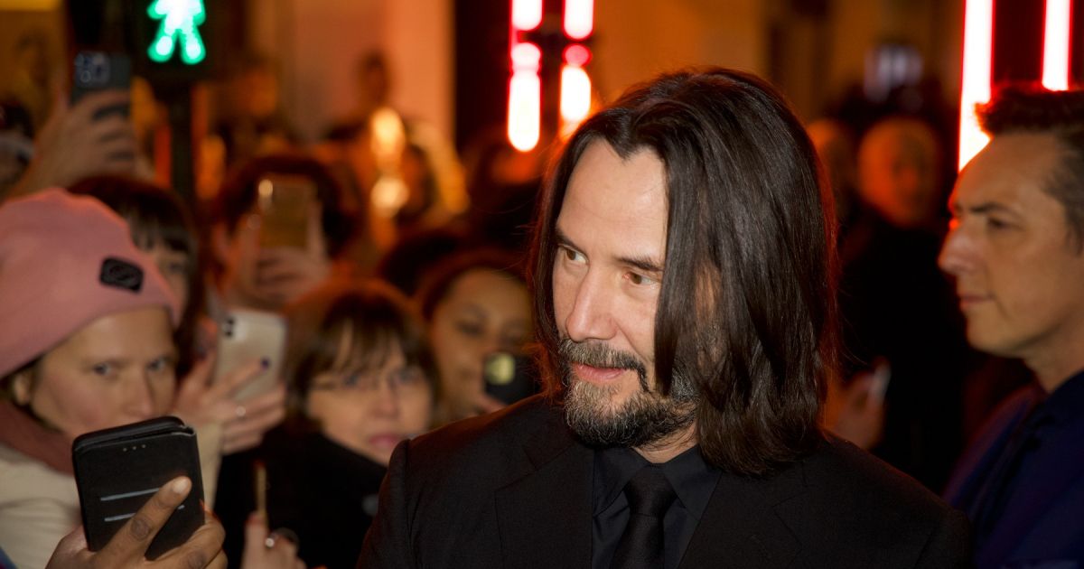 Keanu Reeves prejel poročno ponudbo od oboževalke, to ji je odgovoril ...