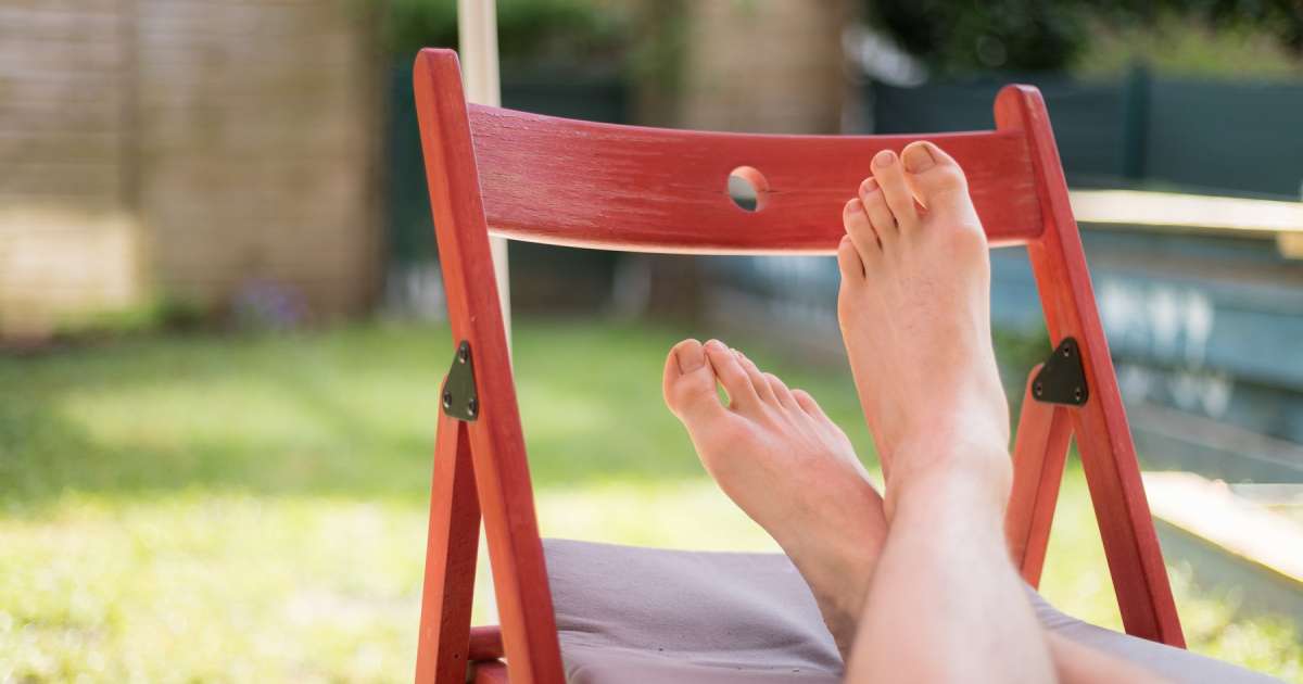 Mieter müssen einen nackten Besitzer im Garten dulden