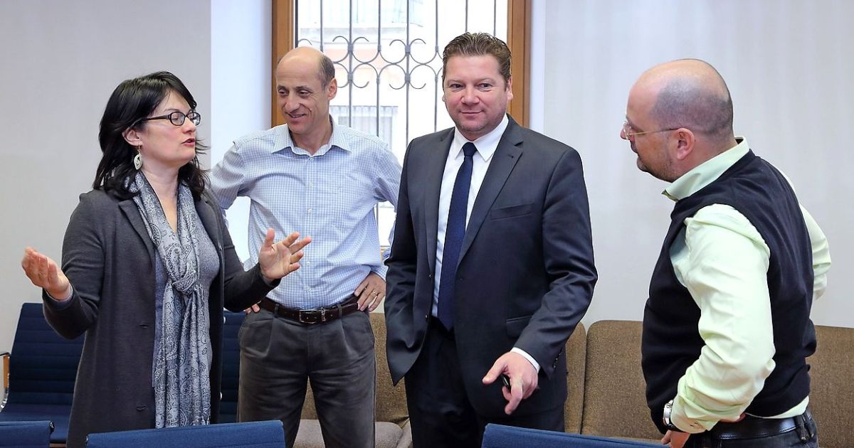 Preobrat: Kandidat SDS odstopil zaradi pogojev, njegov naslednik jih nima