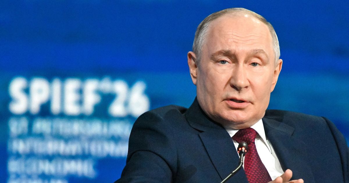 Putin zavrača srečanje na štiri oči z Zelenskim