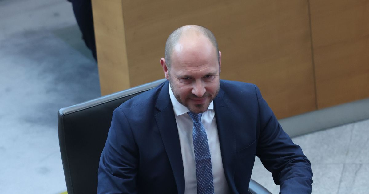 Jernej Vrtovec propose d'interdire les burkas en Slovénie