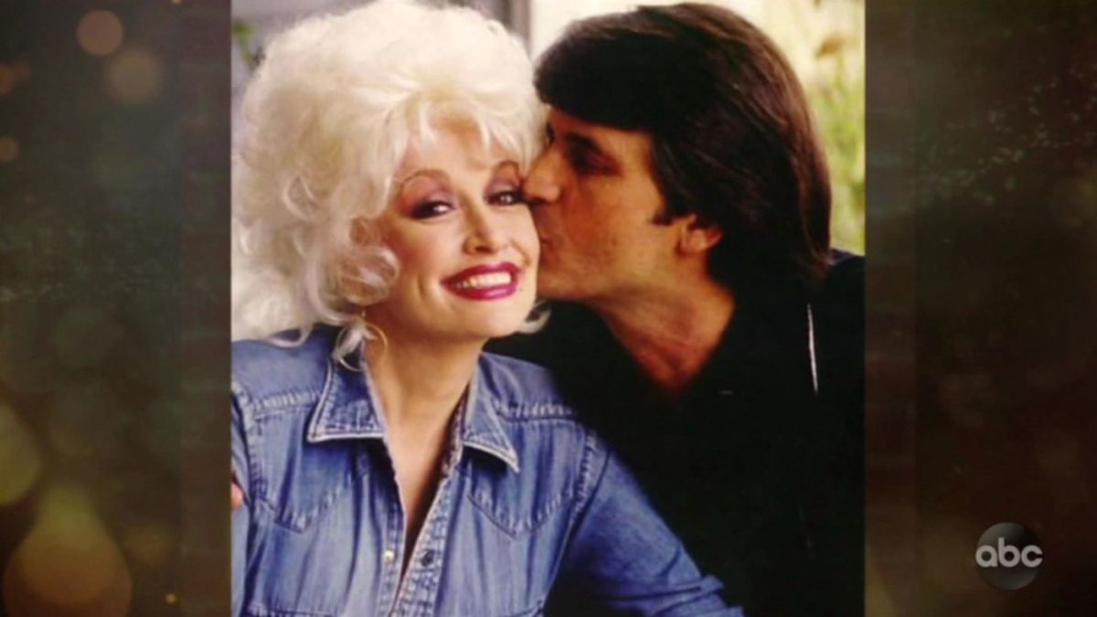 dolly-parton-ponovno-zdru-ena-z-mo-em-ljubila-sta-se-est-desetletij