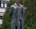 UV tito brez glave BOBO.jpg