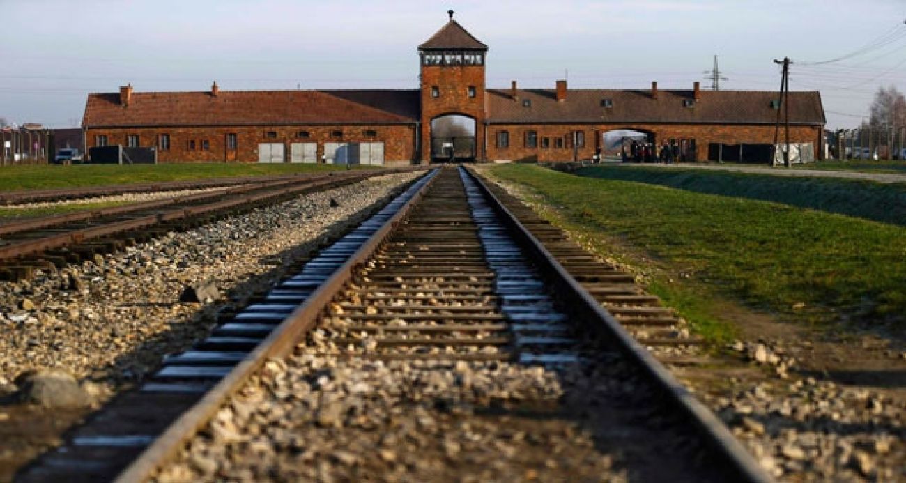 auschwitz_re_08.01.15.jpg