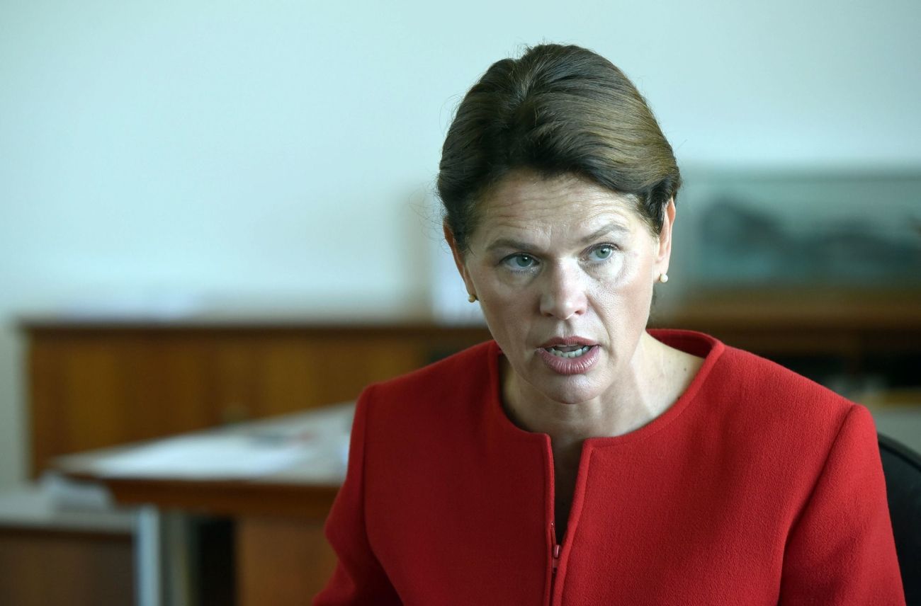 alenka bratusek bobo.jpg