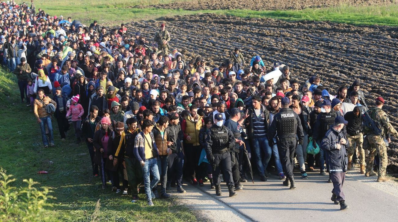 migranti mnozica pl1.jpg