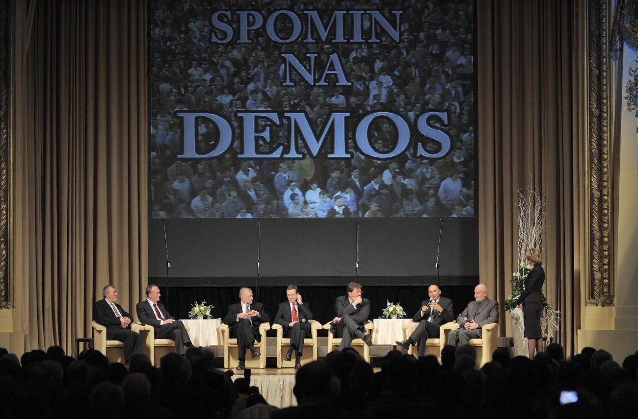 demos 2009 bobo.jpg