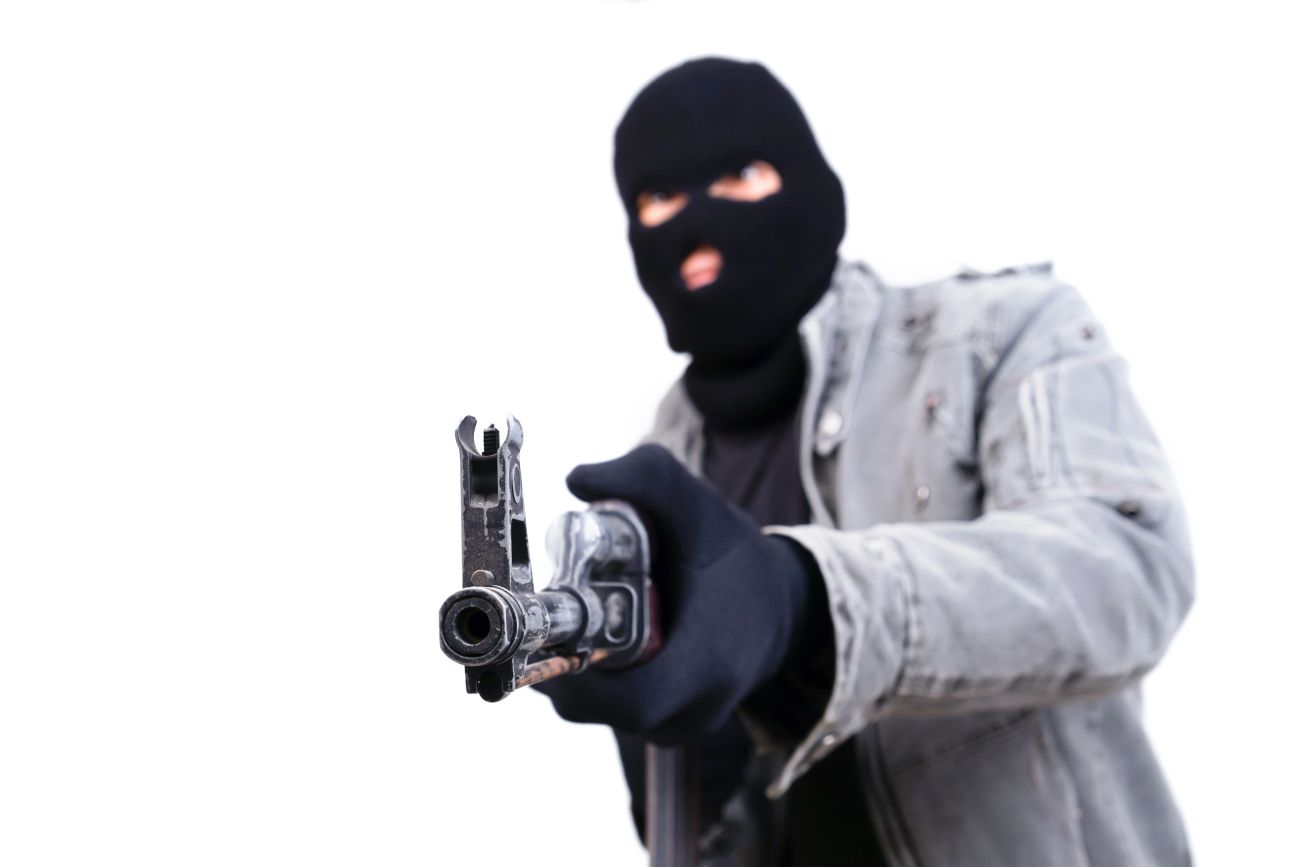 terorizem terorist puska pf.jpg