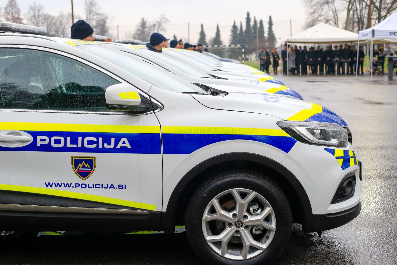policija avto bobo7.jpg