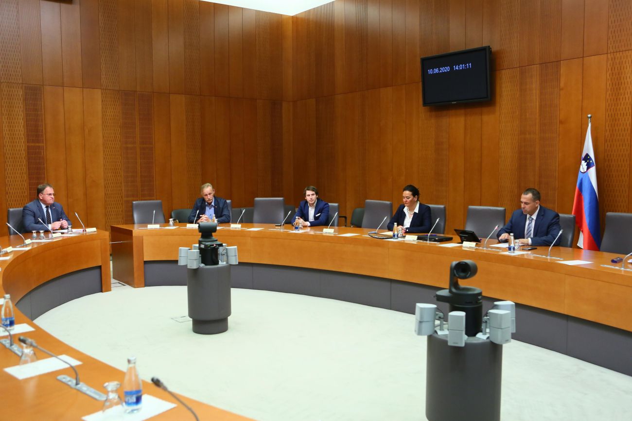 komisija dz kangler.jpg