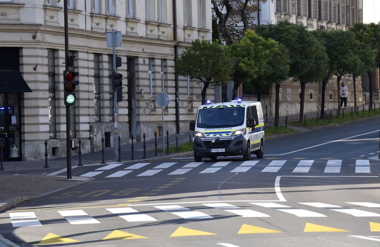 policija koronavirus epidemija bobo.jpg