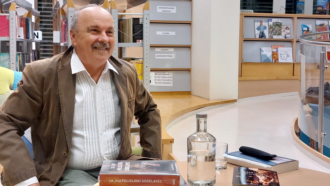 BORIS KARLOVŠEK KNJIŽNICA.jpg