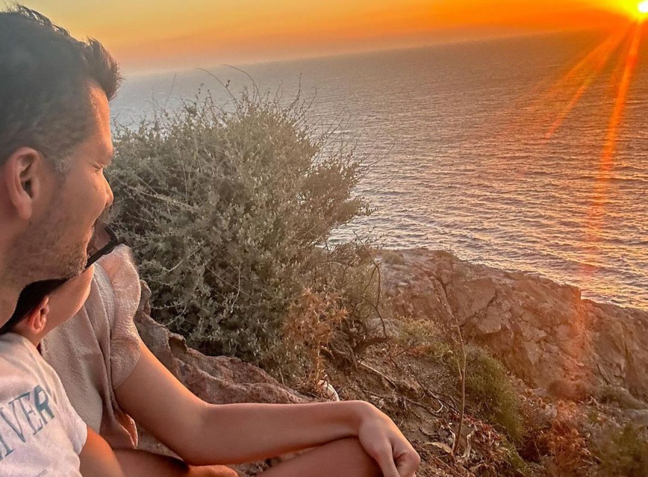 jani prednik urska santorini insta.jpg