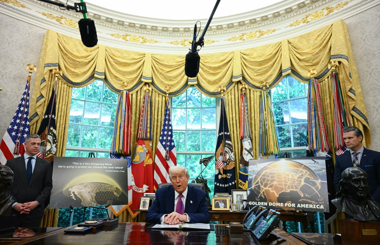 UV trump zlata kupola ovalna pisarna pf.jpg