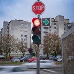 znak, semafor, zelena puščica, v desno