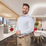 gregor_erjavec_portret_pisarna