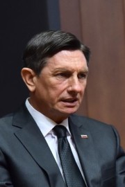 Bo Pahor ustoličil Goloba?