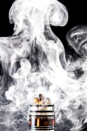 Sprejeta nova novela zakona o tobačnih izdelkih - arome za 'vape' prepovedane