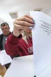 Foto: Dobra volilna udeležba na parlamentarnih volitvah na Hrvaškem