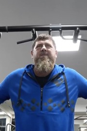 Video: Kadirova spet položili na smrtno posteljo, on pa je "odšel" v fitnes