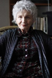V starosti 92 let je umrla Nobelova nagrajenka za književnost Alice Munro