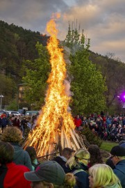 1500 evrov kazni za neprijavljeno kresovanje