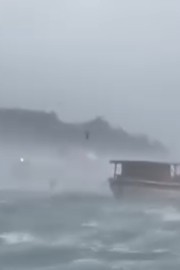 Nevihta pustošila po Istri: nasedlo 30 jaht, strela zadela nemškega turista (video)
